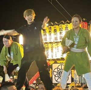 社員さん集合写真あるいは会社外観写真など