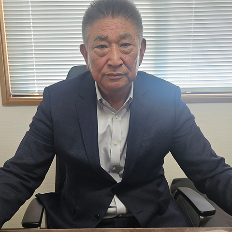 代表取締社長　一本　順三